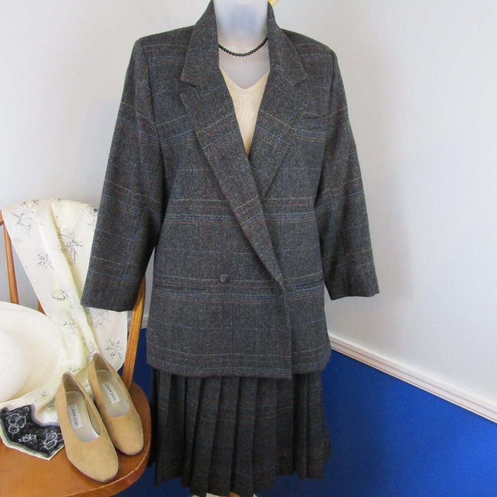 ✨Host Pick✨ Vintage Rare Colours by Alexander Julian Suit